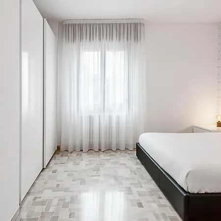 Stayeasy Staro5 - 5 Minutes To Udine Subway Apartamento